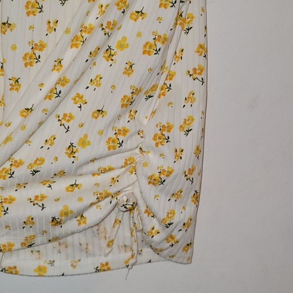 Top - Picture 2 of 3